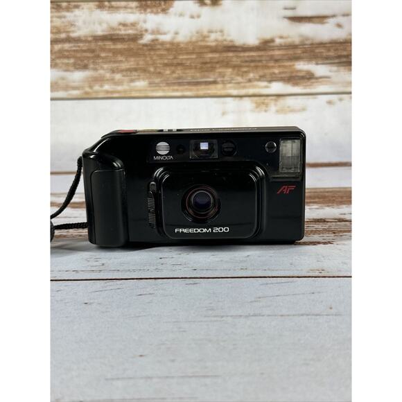 Minolta Freedom 200 AF Point & Shoot 35mm Camera & Strap - Picture 2 of 9